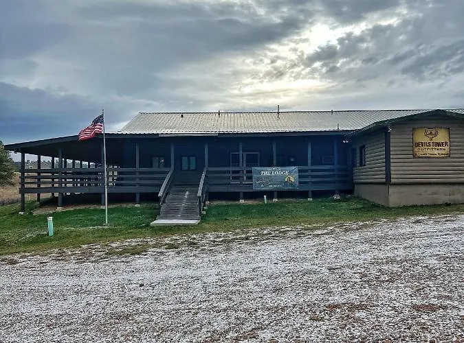 Lodge The At *