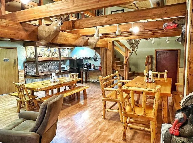 The At Lodge Devils Tower