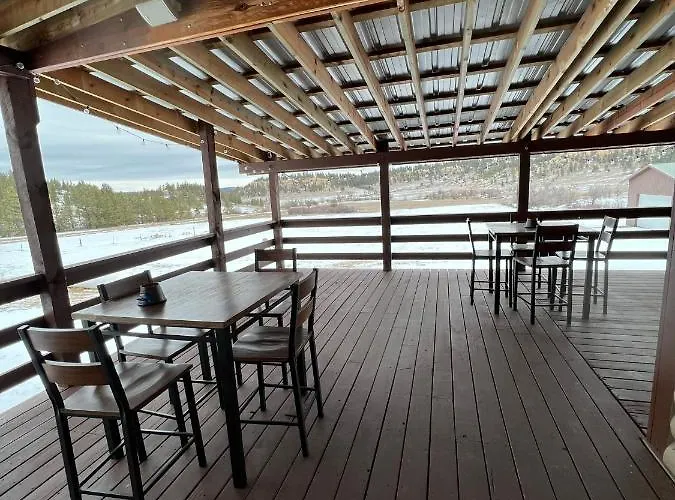 Lodge The At *