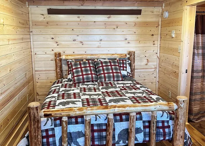 The At Lodge