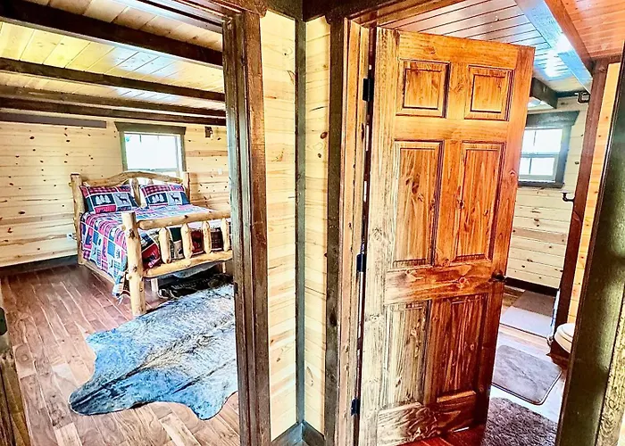 The At Lodge