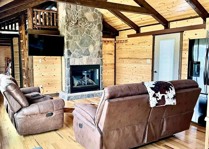 Lodge The At *